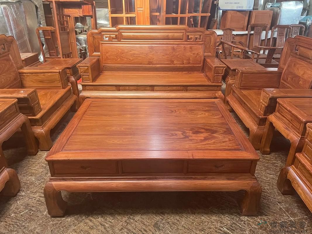 烫蜡红木家具常见保养误区：这些行为会 “毁” 家具(图1)