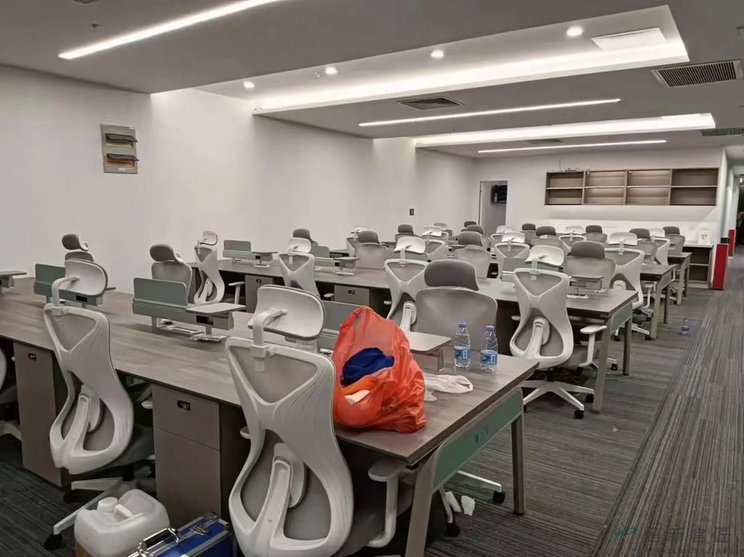 木质、板式、金属框架办公桌椅常见故障及维修方法(图1)