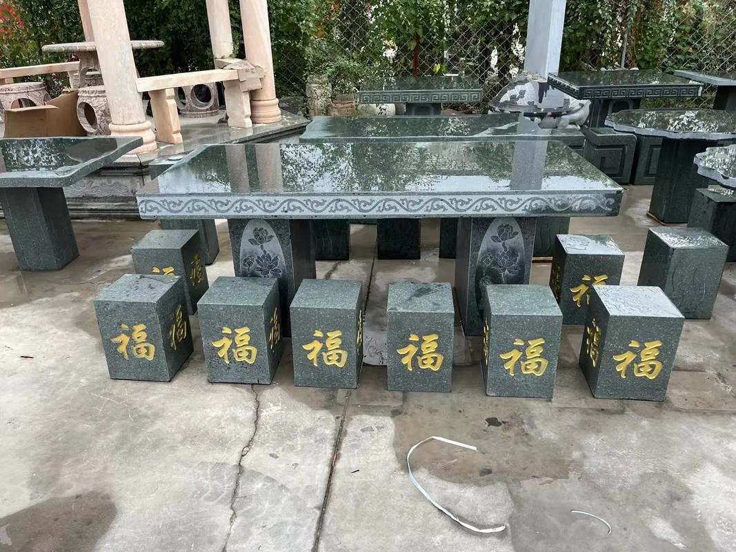 户外石材桌椅保养方法：针对性清洁：分污渍类型处理（核心原则：“中性优先，避免腐蚀”）(图2)