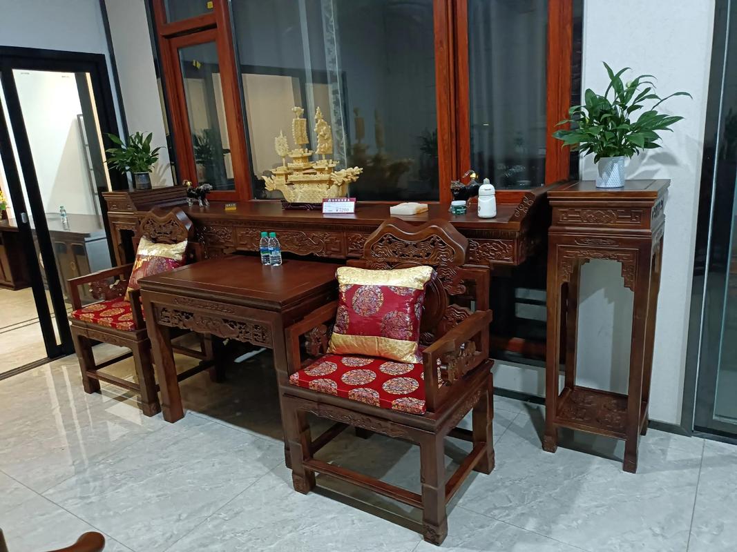 实木家具保养避坑指南：别再瞎擦木蜡油！3个细节延长寿命5年(图1)