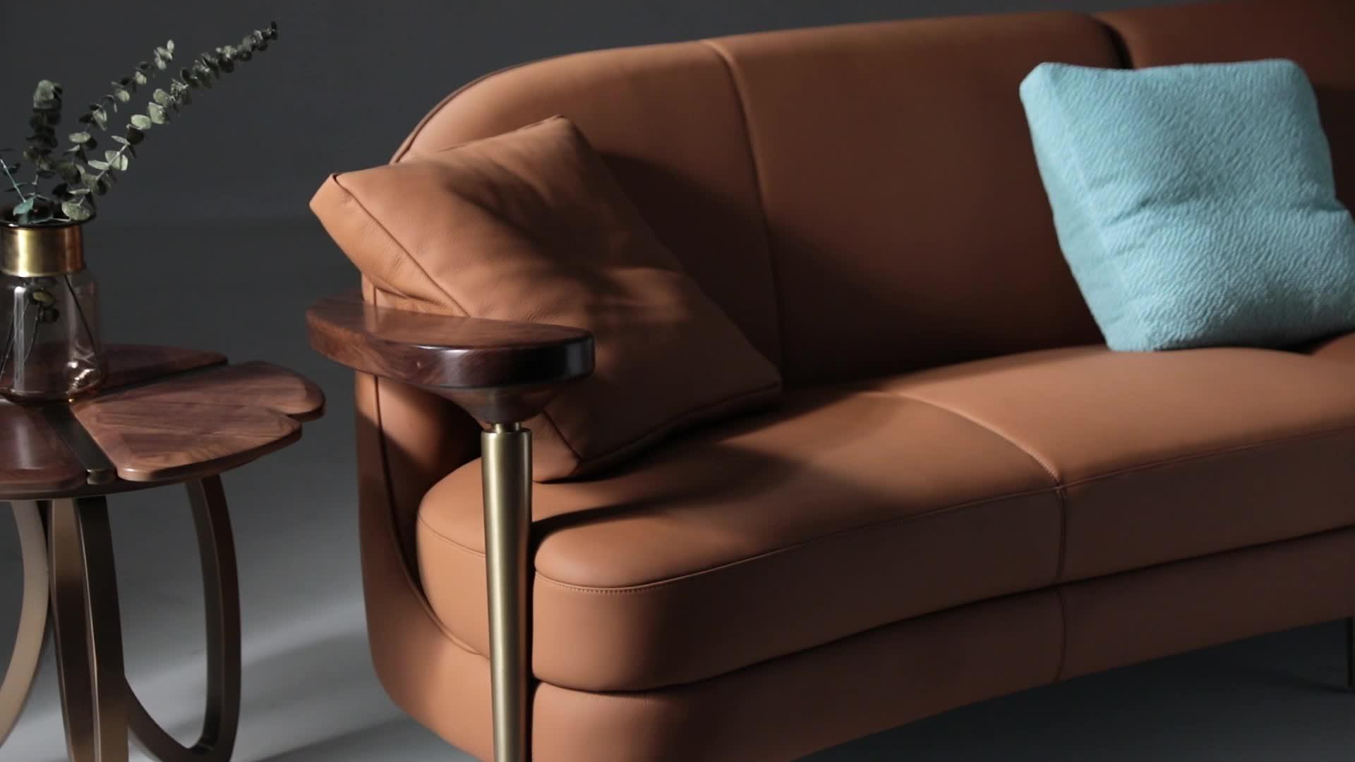 皮质沙发冬天变硬、开裂？3步护理法：从清洁到补水，新手也能学会(图1)