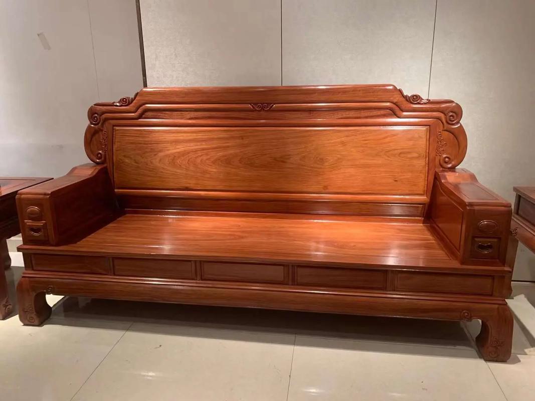 红木家具保养"禁忌":能不能打蜡?能不能用水擦?老木匠的3条忠告(图1)