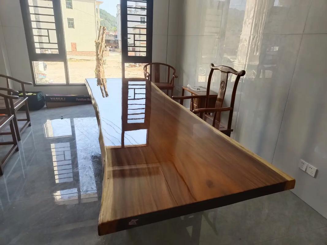 省钱攻略：家具刮花不用扔，专业贴膜维修，接住家居消费降级红利(图3)