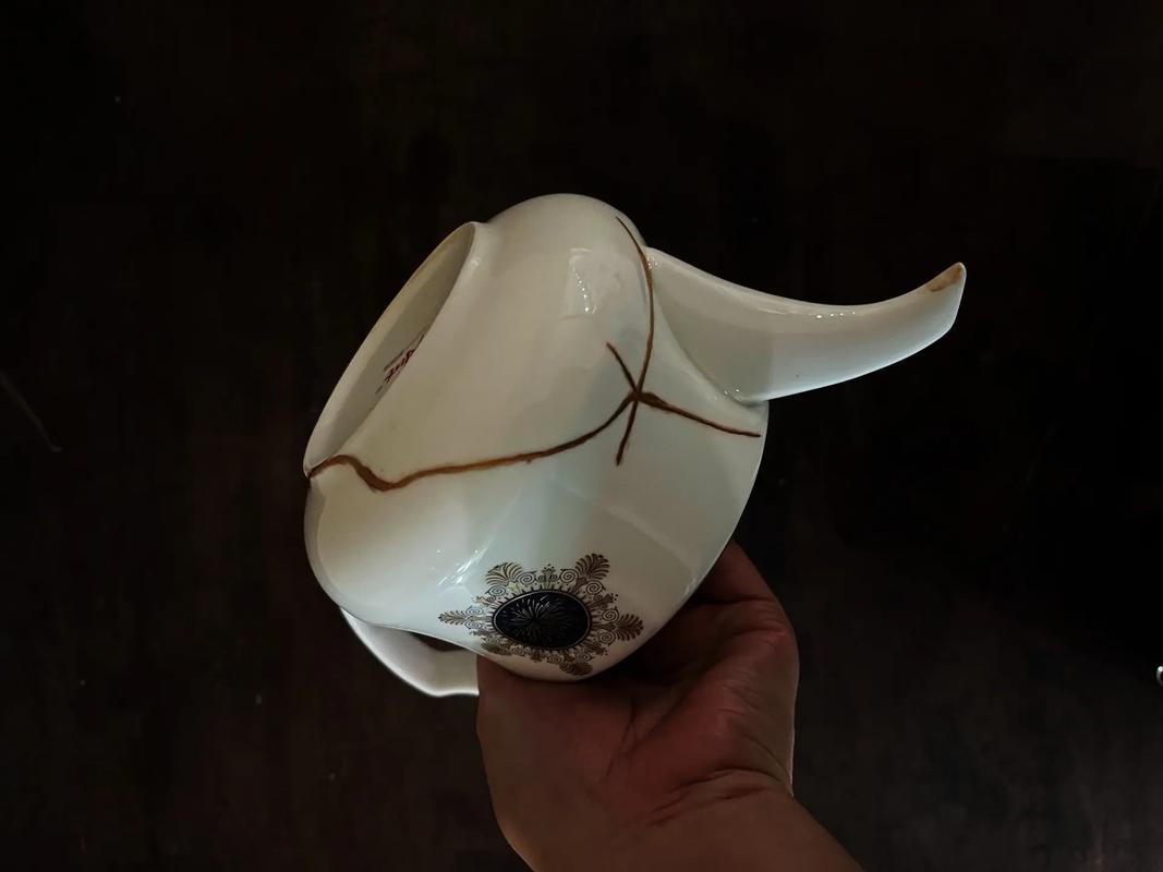 从文物到家居：瓷器修复技术跨界，卫浴翻新 7 天搞定不用搬(图1)