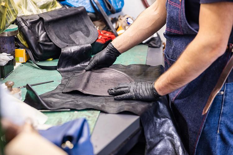 家装消费升级潮！沙发翻新+皮革维修，花小钱解锁 “顶配” 居家体验(图3)