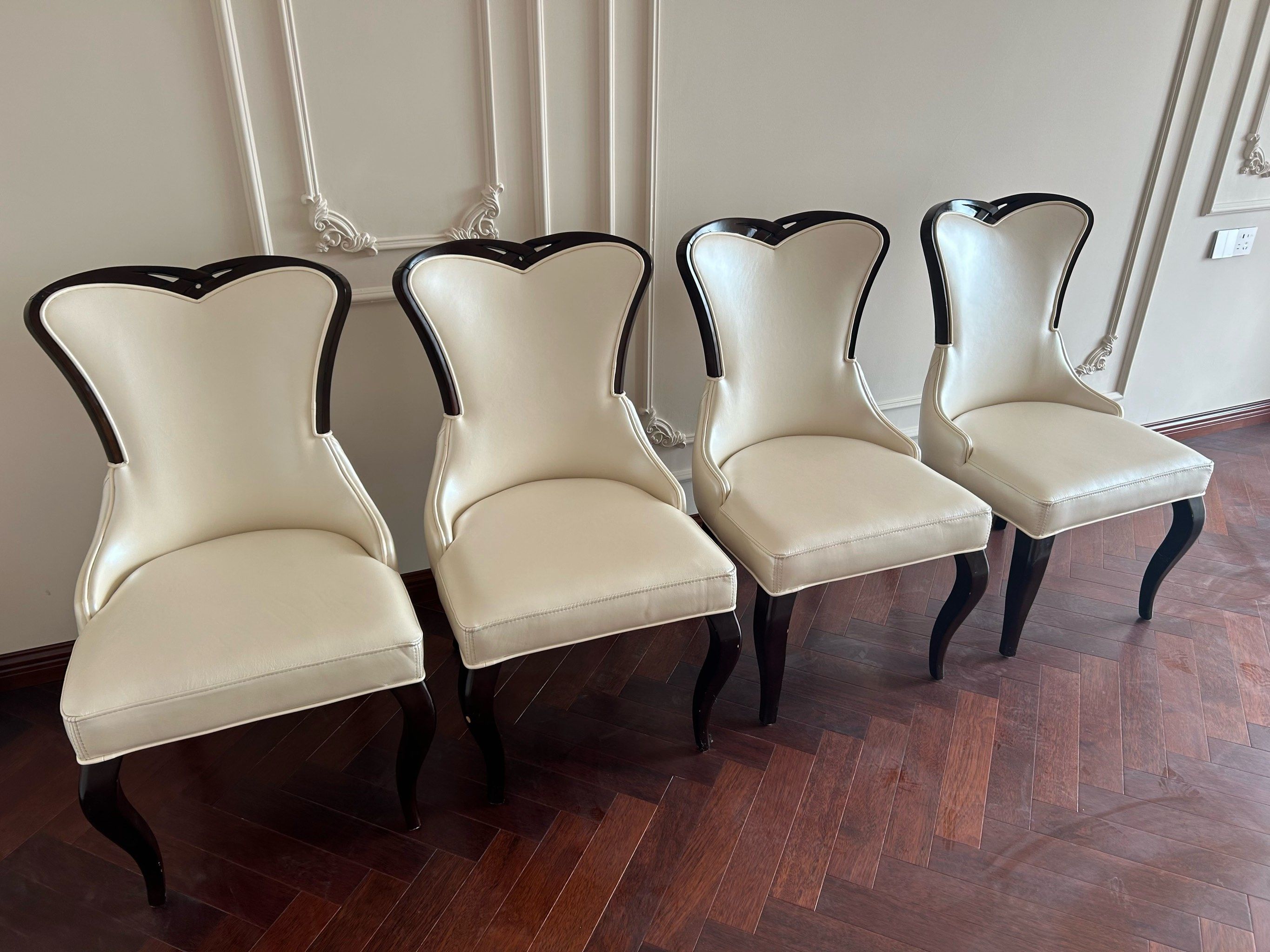 拒绝丢弃！软包翻新+餐椅换皮，跟着"省凳改造"玩转旧物再生(图1)