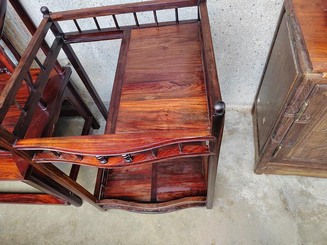 旧物改造热潮下，家具维修成新宠！缝补裂线+沙发加弹簧，82% 95后首选翻新(图3)