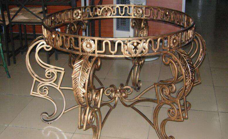 金属家具生锈维修：桌椅/货架除锈+翻新，延长使用寿命(图1)