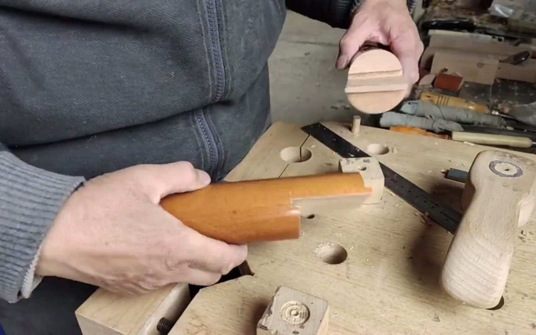 红木家具维修技术揭秘：榫卯修复、烫蜡保养的老师傅手艺(图3)