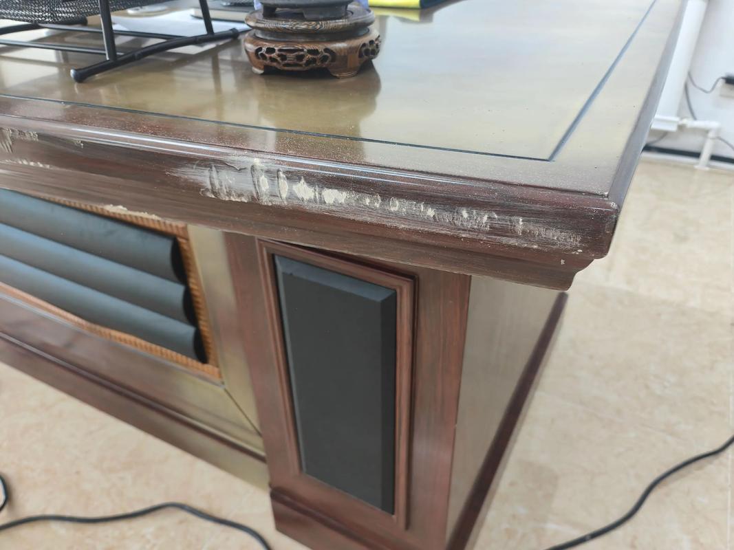 办公家具维修技术：桌椅松动、柜门变形这样修(图1)