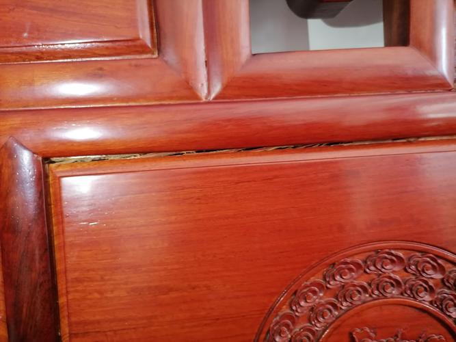 木质家具开裂断裂：填缝+加固+补漆，3 步还原原貌(图1)