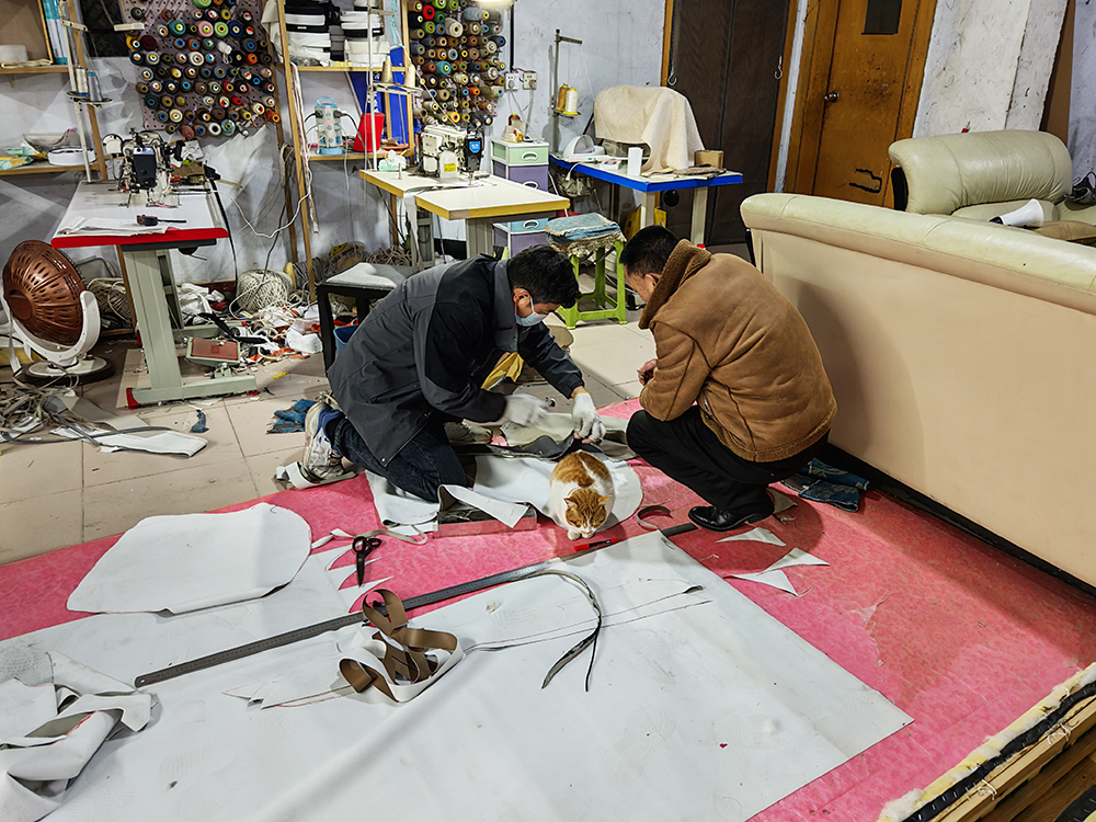 想转行别迷茫,郑州恒新宫匠家具修复技术培训学校帮你翻身(图1)