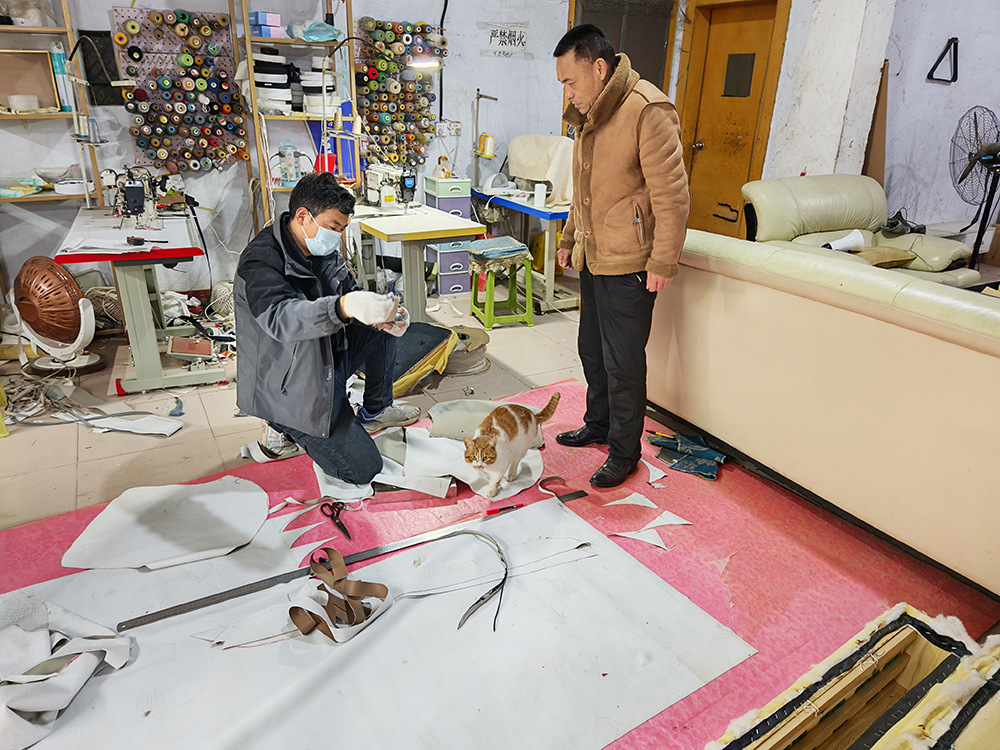 郑州恒新宫匠家具修复技术培训学校,学完自己接单当老板(图1)